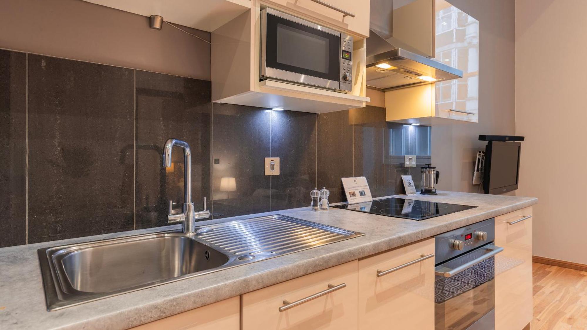 Cannon Street Serviced Apartments By Lovelystay London Bagian luar foto