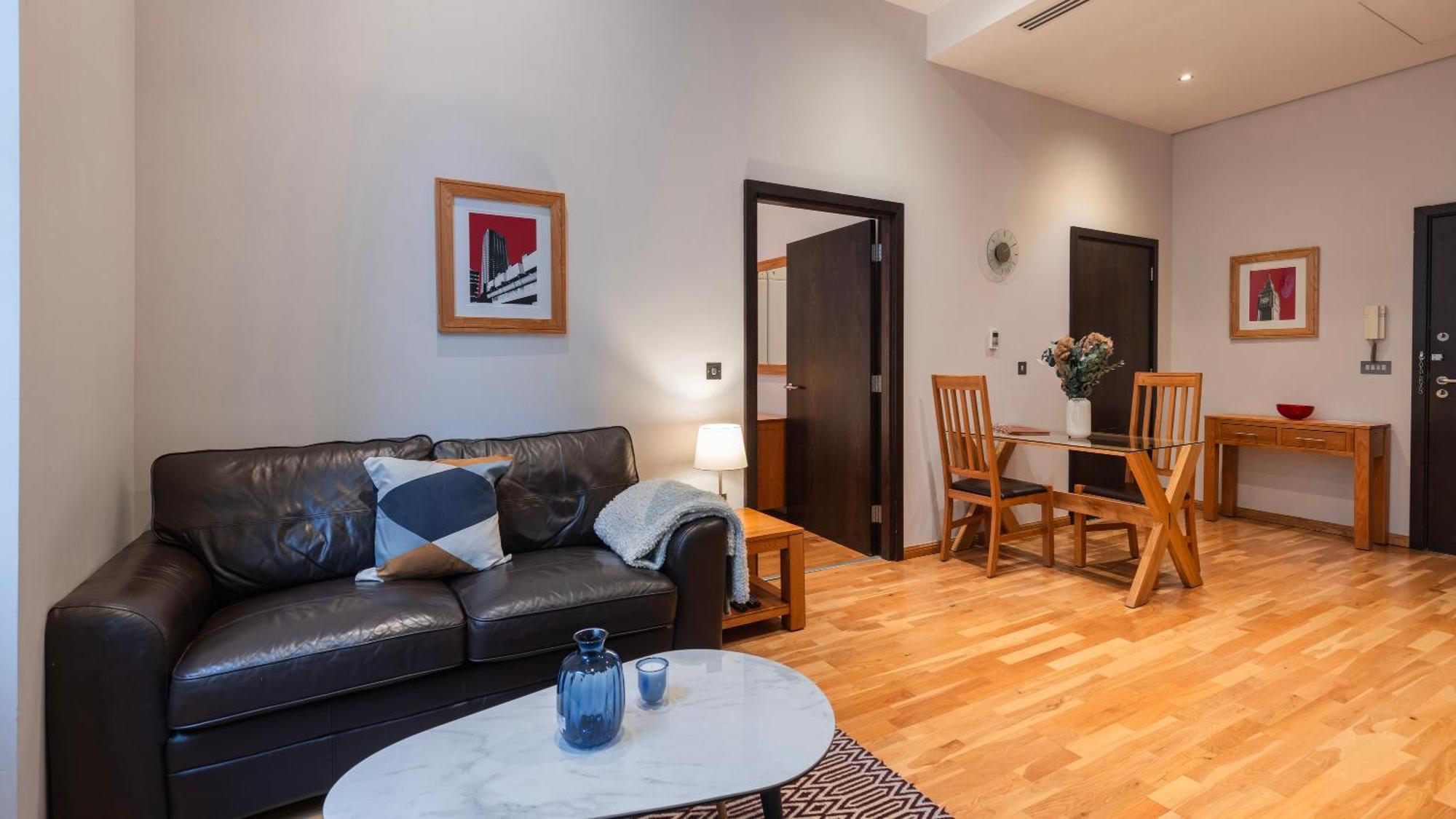 Cannon Street Serviced Apartments By Lovelystay London Bagian luar foto