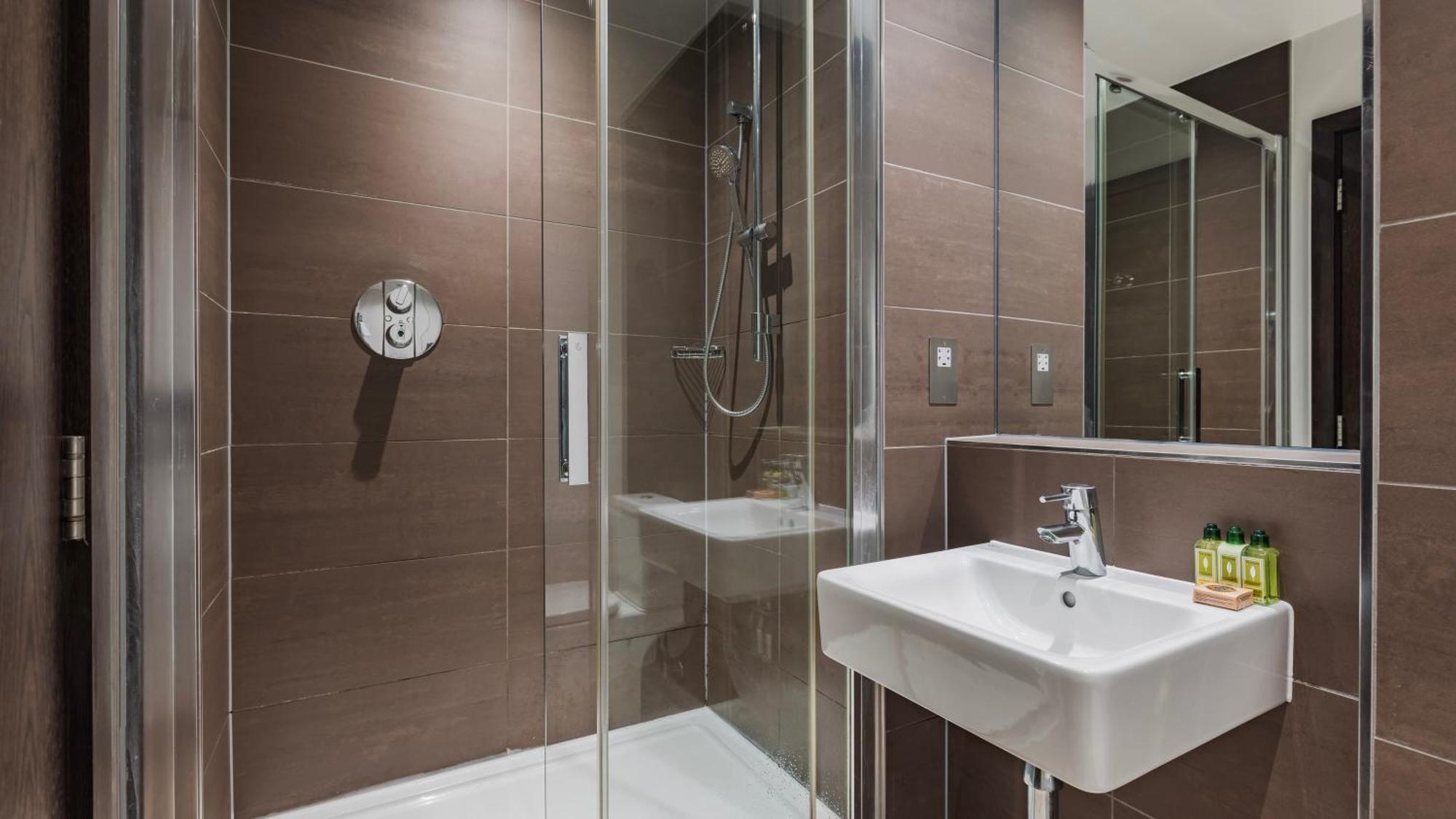 Cannon Street Serviced Apartments By Lovelystay London Bagian luar foto
